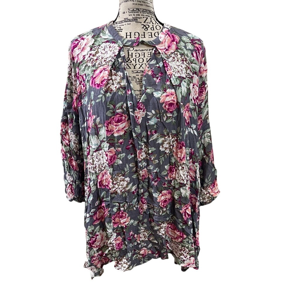 Umgee Floral Pink and Gray Blouse‎